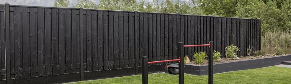 Zwarte Grenen Tuinschermen