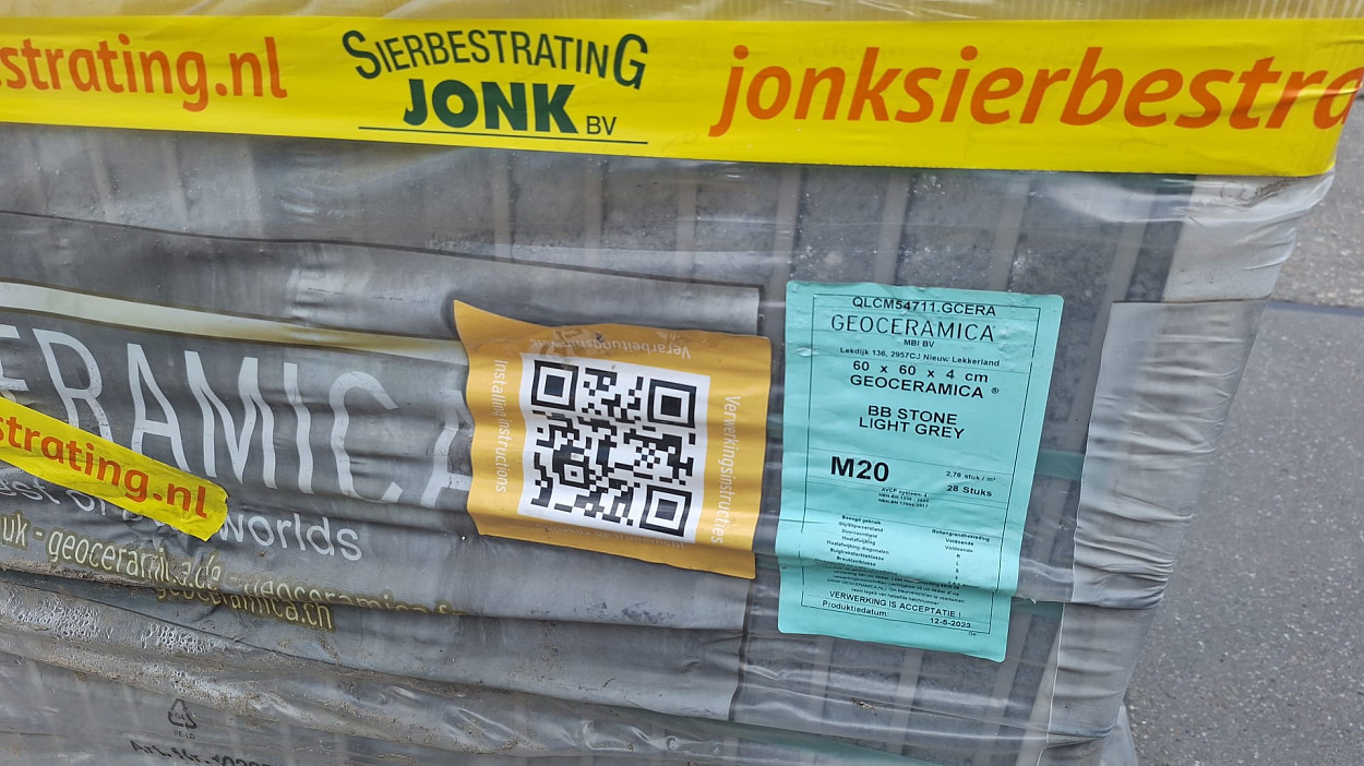 Restpartij Schagen: 14m2 GeoCeramica® Entrée 60x60x4 cm BB Stone Light Grey