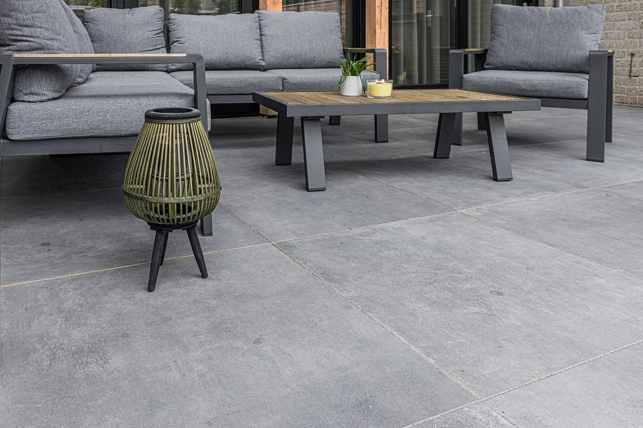 Actietegel keramiek op beton 80x80x4 cm Ambienti Antra