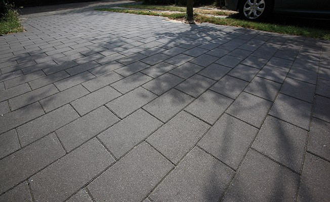Restpartij Schagen: 8m2 Straksteen 20x30x5 cm Antraciet