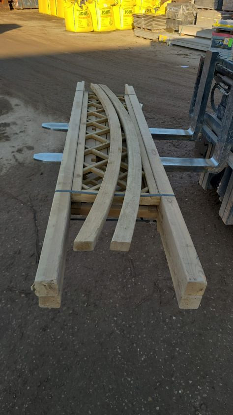 Restpartij Edam: 1 Rozenboog groot, doorgangsbreedte 180 cm., grenen