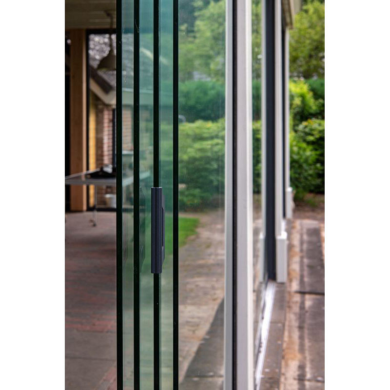 Glazen schuifwandset compleet 4-sporig zwart - inbouwhoogte 223-227 cm deurbreedte 104 cm/max 400 cm