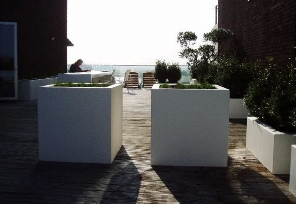 Restpartij 3 stuks Plantenbak Carrez met bodem polyester 80x80x80 cm RAL7021