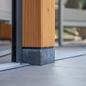 Cobblit® bevestigingsset t.b.v. betonpoer M16 voor palen van 14x14 of 15x15 cm
