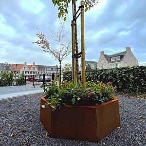 Cortenstaal zeshoekige plantenbak Denver 30, 59,3x52x80 cm met bodemplaat + (12) voeten