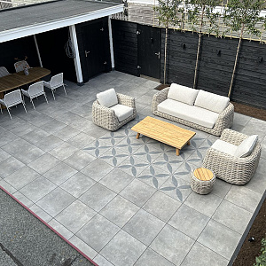 Actietegel Keramiek op Beton 60x60x4 cm Ambienti Greige Flower