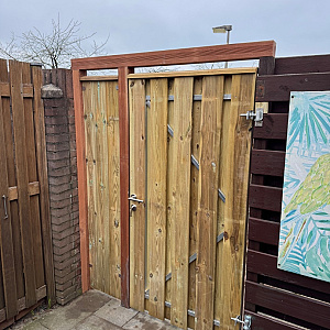 Grenen Tuindeur Recht op verstelbaar stalen frame 90x180 cm