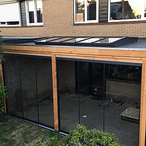 Douglas Zadeldak Lichtstraat Zwart 404,2(b) x 155(d) cm, 10-ruits Gelaagd 44.2 glas
