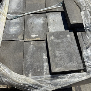 Restpartij Schagen: 5,76m2 Straksteen 20x30x6 cm Antraciet