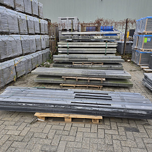 Restpartij Almere: Diversen RM tussen,hoek en eindpalen tbv 150 scherm