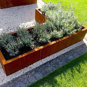 Cortenstaal L-vormige plantenbak Kansas 70, 210x140x70 cm met bodemplaat