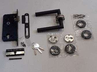 RVS Zwart gepoedercoat Deurbeslag tbv verstelbaar stalen frame met cilinderslot, deurkrukken, sluitp