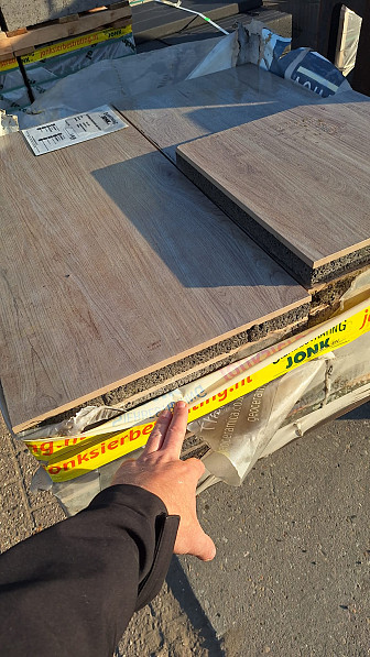 Restpartij Schagen: ca. 5,72m2 Outletpartij Actietegel keramiek op beton 40x80x4 cm Ruby Light