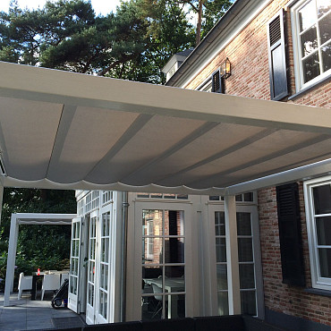 Solem zonwering Tibelly 378x378 cm tbv Douglas pergola 400x400 cm