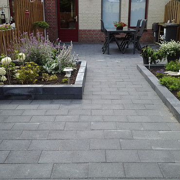 Restpartij Schagen: 8m2 Straksteen 20x30x5 cm Antraciet