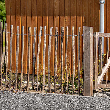 Engelse kastanjehekwerk op rol, geschild, latafstand 7,5 cm, 460x90 cm.