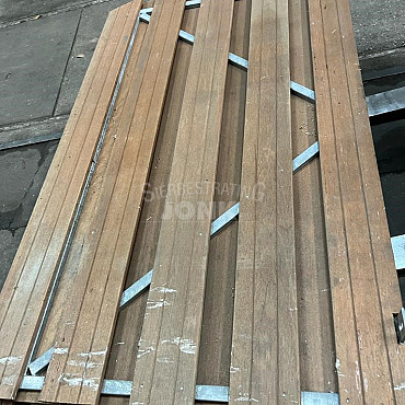 Restpartij Schagen: Hardhouten Tuindeur Toog Verticaal 100x180 cm op verstelbaar stalen frame