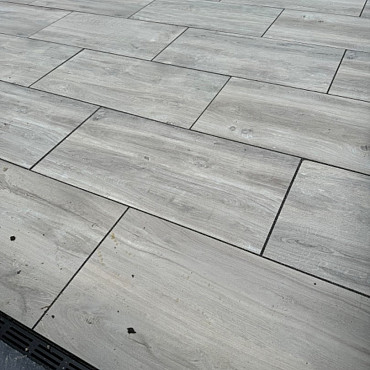 Outletpartij Actietegel keramiek op beton 40x80x4 cm Ruby Silver (nog 16m2 voorraad Zwanenburg)