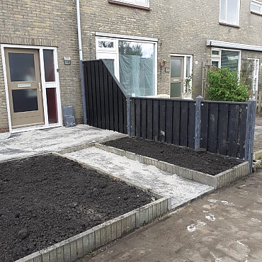 Tuinscherm Stuttgart zwart gespoten geschaafd grenen 21-planks 180x90 cm