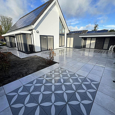 Actietegel Keramiek op Beton 60x60x4 cm Ambienti Antra Flower