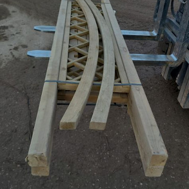 Restpartij Edam: 1 Rozenboog groot, doorgangsbreedte 180 cm., grenen