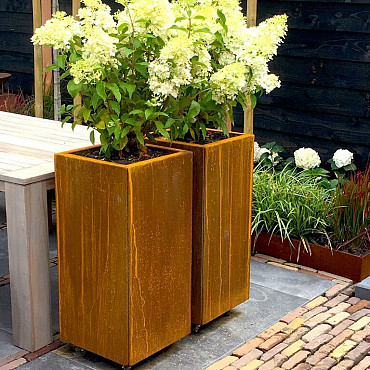 Cortenstaal vierkante plantenbak Miami 40x40x80 cm met bodemplaat