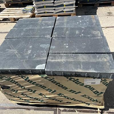 TriviaStone 60plus soft comfort banenverband 8 cm betontegel glad strak goedkope sierbestrating geborsteld geimpregneerd nero anthracite