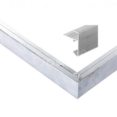 Aluminium daktrimset recht t.b.v. plat dak, maximale dakmaat 905 x 450 cm.
