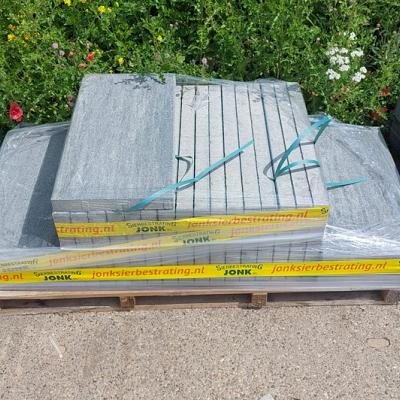 60plus soft comfort 60x60 betontegel glad strak goedkope sierbestrating geborsteld geimpregneerd zeskant vorm staptegel wildverband