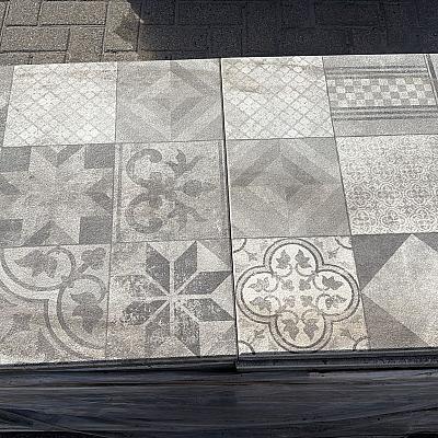 designo gecoat siertegel terras tuin onderhoudsvrij kleurecht gestraald met facet betonlook mozaïek