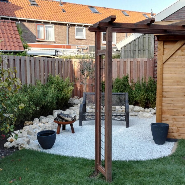 <h1><strong>Hardhouten ruiters</strong></h1><p>Maak uw eigen hardhouten pergola! Met palen, pergola liggers en pergola ruiters kunt u zelf naar eigen idee en formaat uw eigen pergola maken. De mogelijkheden zijn eindeloos. De hardhouten ruiters zijn gemaakt van geschaafd hardhout en hebben een afmeting van 6,5x6,5x60 cm.</p>