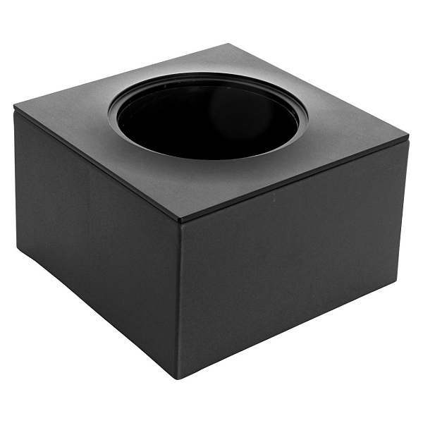 <h1>BOX 1 Black</h1><p>BOX 1 Black is voorzien van een eigentijds design en biedt voldoende inbouwruimte voor de iets hogere LUNA en BIG FLUX.</p><ul>	<li>Voor het eenvoudig plaatsen van grondspots tussen bestrating en grind</li>	<li>Geschikt voor BIG FLUX serie en LUNA</li>	<li>Eenvoudig te monteren en demonteren</li></ul>