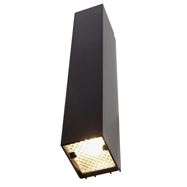 <h1><strong>EVO DOWN DARK 100-230V</strong></h1><p>Wandarmatuur EVO DOWN DARK 100-230V is uitsluitend geschikt voor aansluiting op het netstroom. De stijlvolle wandlamp is perfect voor het sfeervol verlichten van wanden of muren en past uitstekend bij moderne huizen en strakke gevels. </p><ul>	<li>Geeft een breed sfeervol licht naar beneden</li>	<li>Geschikt voor het verlichten van een gevel</li>	<li>Direct aan te sluiten op 230 Volt</li></ul><p>Wandarmatuur EVO DOWN DARK 100-230V is uitsluitend geschikt voor aansluiting op het netstroom. De stijlvolle wandlamp is perfect voor het sfeervol verlichten van wanden of muren en past uitstekend bij moderne huizen en strakke gevels. Wandlamp EVO DOWN DARK 100-230V maakt je EVO lichtplan compleet. De wandlamp komt ook los goed tot zijn recht op een strakke wand of gevel. Deze LED downlighter schijnt (zoals het woord al zegt) naar beneden en heeft een vrij brede diffuse lichtuittrede, waarmee je een sfeervol lichtbeeld creëert op je muur of wand.</p><p>Ga voor premium quality met onze bijzondere EVO lijn. EVO producten (EVO staat voor evo-lutie) hebben een moderne, strakke vormgeving en zijn uitgevoerd in donkergrijs geanodiseerd aluminium. Hiermee zijn EVO armaturen extra robuust, slijtvast en vuilwerend. Dankzij de hoogwaardige LED lichtbron en lens met diamond cut structuur, zorgen EVO buitenlampen voor een mooi diffuus lichtbeeld met een excellente kleurweergave (CRI).</p><p>De EVO DOWN 100-230V wandlampen mogen alleen op een led dimmer aangesloten worden met fase afsnijding en een vermogen van 2-100W of 3-100W.</p><p>Het wandarmatuur EVO DOWN DARK 100-230V is uitsluitend geschikt voor montage op netstroom (100-230V), volg hiervoor de instructie in de handleiding. Bevestiging middels bijgeleverde schroeven en pluggen. De wandlamp is ook te monteren op een wanddoos door middel van de los verkrijgbare EVO WALL MOUNT DARK 100-230V. Voor de aanleg van het in-lite systeem bekijk je de instructievideo's op de pagina installatietips. *EVO DOWN DARK 100-230V mag uitsluitend gemonteerd worden door een gecertificeerd elektricien.</p><p><strong>Plaatsingsadvies:</strong></p><p>Iedere 2 á 2,5 meter een EVO DOWN 100-230V, op een hoogte van 1,6 á 1,8 meter</p>