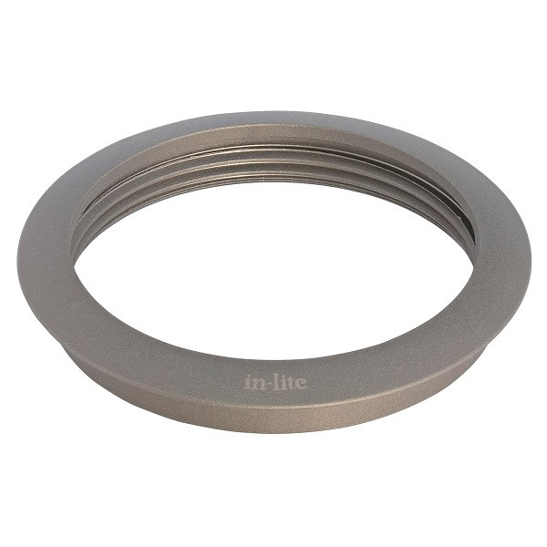 <h1><strong>RING 68 PEARL GREY</strong></h1><p>RING 68 PEARL GREY is een essentieel accessoires voor de LUNA grondspot</p><ul>	<li>Gemaakt van hoogwaardig geanodiseerd aluminium</li>	<li>Geschikt voor BOX 1 EN PLATE 1</li>	<li>In drie kleuren verkrijgbaar</li></ul><p>Maak je LUNA grondspot compleet met RING 68 in de kleur Pearl Grey. RING 68 PEARL GREY is uitgevoerd in hoogwaardig geanodiseerd aluminium en perfect te combineren met diverse producten uit het in-lite assortiment. RING 68 is leverbaar in diverse kleuren en materialen. De kleuren Black en Pearl Grey zijn van aluminium en daarnaast hebben we de ring ook nog in Stainless Steel.</p><p>RING 68 draai je eenvoudig op de LUNA grondspot. Meer weten over de installatie van deze grondspots? Bekijk het verwerkingsadvies van LUNA.</p>