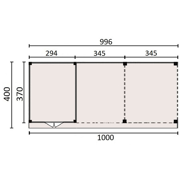 <p><strong>JWOODS Buitenverblijf 1000x370cm incl. berging 300(b), Fijnbezaagd zweeds rabat blank</strong></p><p>Voor een voordelige prijs een prachtige overkapping in je tuin plaatsen? Dat kan met een JWOODS Buitenverblijf, een goedkope terrasoverkapping, samengesteld als ‘doe het zelf bouwpakket’. Het grote voordeel van het JWOODS concept zit hem in de prijs, welke een stuk voordeliger is in vergelijking met een prefab pakket. Uit onze voorraad tuintimmerhout stellen we een bouwpakket samen uit de beste naaldhoutsoorten, zoals Lariks, Douglashout en Redwood. Bij aanschaf wordt je uiteraard voorzien van een duidelijke opbouwinstructie.  </p><p><strong>Doe het zelf bouwpakket</strong></p><p>Het doe het zelf pakket wordt compleet geleverd inclusief dakbedekking, stadsuitloop, bevestigingsmaterialen etc. Wil je exact weten waar het pakket uit bestaat? Scroll dan naar beneden voor de complete materialenlijst. Optioneel kunnen de 12x12x300 cm palen tegen meerprijs worden vervangen voor 15x15x300 cm (bij een fijnbezaagd model) of 14x14x300 cm (bij een geschaafd model).<br />Betonpoeren, daktrimmen, een hemelwater afvoerset, een dakverankeringset en ventilatieroosters zijn optioneel en kunnen besteld worden bij de extra opties.</p><p><strong>Fundering Overkapping</strong></p><p>Voor een solide constructie monteer je de palen op betonpoeren. Rondom de poeren stort je (snel)beton. De getoonde maten zijn de funderingsmaten. Het dak overstek is standaard 30 cm diep en 5 cm in de breedte. Betonpoeren zijn in verschillende uitvoeringen verkrijgbaar. Wij raden de betonpoer de luxe 18x18x50 van harte aan.</p><p><strong>Overkapping van Lariks Douglashout en Redwood</strong></p><p>Een JWOODS Buitenverblijf wordt samengesteld uit Douglashout en Redwood hout.<br /><br />Douglas/Lariks is een prachtig duurzaam materiaal. Het heeft een mooie rood/oranje gevlamde kleur. Binnen het assortiment kan je kiezen uit "geschaafd" of "fijnbezaagd" douglas hout. Geschaafde materialen hebben een zacht en glad oppervlak. De geschaafde materialen zijn zeer maatvast door het drogen van het hout. Door uitdroging van Douglas hout is er wel kans op scheurvorming in palen of planken, dit doet echter niets af aan de kwaliteit van het hout. De fijnbezaagde materialen zijn wat ruwer aan oppervlak en de kopkanten kunnen wat splinterig zijn. Fijnbezaagd hout word vers gezaagd en kan na indrogen wat minder maatvast zijn. Ook kan er op fijnbezaagd materiaal schimmelvorming ontstaan.</p><p>JWOODS RedWood is een PEFC/FSC gekeurd, geïmpregneerd naaldhoutproduct met een warme, roodroze uitstraling. RedWood heeft dezelfde warme, authentieke uitstraling als douglashout én het behoudt lang zijn kleur. Het is daarmee een prachtig alternatief voor Douglashout.</p><p><strong>Dakbedekking</strong></p><p>Een JWOODS Buitenverblijf wordt geleverd <strong>inclusief</strong> dakbedekking voor het platte dak. Het EPDM rubberfolie wordt compleet op maat aangeleverd met EPDM lijm. Voor de afvoer van het hemelwater wordt een vierkante stadsuitloop meegeleverd.</p><p>Voor de afwerking van de dakranden en het EPDM zijn optioneel daktrimmen te bestellen.</p><p><strong>Onderhoud Overkapping</strong></p><p>Een JWOODS Buitenverblijf behoeft weinig onderhoud. Echter raden wij aan om het hout te behandelen met de producten van Hermadix. Voordelen:</p><ul>	<li>​​​​​​​Verlengt de levensduur van het hout</li>	<li>Beschermt het hout tegen krimpen, zwellen, kromtrekken en scheuren door uitdroging en vocht</li>	<li>Behoudt de mooie kleur en gaat het natuurlijke vergrijzingsproces tegen</li>	<li>Beschermt u het hout tegen UV-straling, vocht, schimmels en houtrot</li></ul><p>Zit jouw ideale terrasoverkapping niet bij de collectie? Neem gerust contact op, we helpen je graag verder.</p>