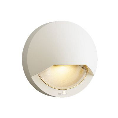 <h1><strong>BLINK WHITE</strong></h1><p>Wandarmatuur in wit gecoat aluminium. BLINK WHITE wordt geleverd met twee lenzen: transparant en mat.</p><ul>	<li>Geeft een breed sfeervol licht naar beneden</li>	<li>Geschikt voor het verlichten van een schutting en muur</li>	<li>Strak en rond design</li></ul><p>Wandarmatuur in wit gecoat aluminium. BLINK WHITE wordt geleverd met twee lenzen: transparant en mat. Hiermee kan gemakkelijk een gericht of juist meer verspreid warm wit licht gecreëerd worden.</p><p>Bevestiging middels bijgeleverde schroeven. </p><p><strong>Plaatsingsadvies:</strong></p><p>Iedere 2 á 2,5 meter een BLINK, op een hoogte van 1,4 á 1,6 meter</p>