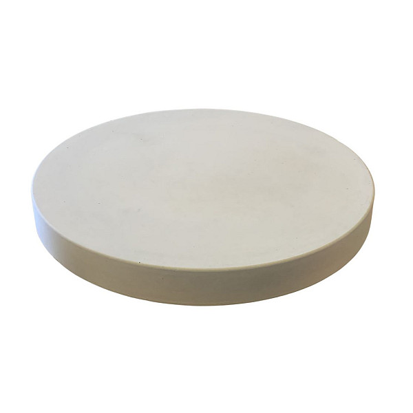 <h1><strong>SmoothStone Ronde Staptegels</strong></h1><p>Ben je op zoek naar een ronde staptegel voor je tuin? Dan ben je bij Sierbestrating Jonk aan het juiste adres! Bekijk onze SmoothStone staptegels, nu extra scherp geprijsd.</p><h2><strong>Design Staptegels</strong></h2><p>De SmoothStone staptegels zijn sierlijk van design en praktisch toe te passen in elke tuin. Ze worden veelal toegepast in een (kunstgras) gazon, in combinatie met keramische tegels of juist in een klassiek tuinontwerp. De staptegels zijn gemaakt van duurzaam zelfverdichtend beton. Het geeft een eigentijdse uitstraling aan uw tuin. Het is een echte toevoeging!</p><h2><strong>Stapstenen in diverse maten</strong></h2><p>Sierbestrating Jonk biedt stapstenen en staptegels in diverse formaten. Zo kun je je fantasie de vrije loop laten en bijvoorbeeld kiezen voor een combinatie tussen de verschillende maten, om zo een fraai en speels effect te creëren. </p><h2><strong>WebOnly artikel</strong></h2><p>De SmoothStone Staptegel wordt op bestelling gemaakt en geleverd. Het is dan ook een WebOnly artikel, deze wordt niet getoond in onze showtuin. Je kunt het artikel in onze webshop eenvoudig online bestellen.</p>