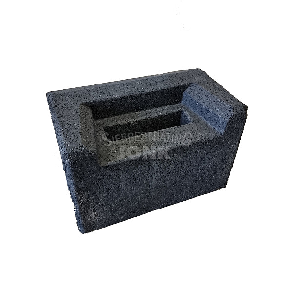 <h1><strong>Sluitblok Hek</strong></h1><p>Een sluitblok kan in de grond worden geplaatst om hekwerken of inrijpoorten sluitend te maken. Deze hekwerken of poorten worden op deze manier stevig in de grond vergrendeld, waardoor deze niet in beweging zullen komen. Sluitblokken hebben een breedte van 25 cm, een lengte van 30 cm en een hoogte van 18 cm. Het aanslagblok wordt geleverd in de kleur grijs en zwart.</p>