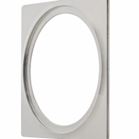 <h1><strong>PLATE 1 STAINLESS STEEL</strong></h1><p>PLATE 1 is ontwikkeld als variant op de PLATE 75 voor ⌀60 mm armaturen. PLATE 1 is in het bijzonder ontworpen voor de LUNA en BIG FLUX armaturen.</p><ul>	<li>Afdekplaat voor een strakke vierkante uitstraling</li>	<li>Geschikt voor BIG FLUX serie en LUNA</li>	<li>Eenvoudig te monteren en demonteren</li></ul><p>Accessoire PLATE 1 heeft een eigentijds design en is verkrijgbaar in Stainless Steel of geanodiseerd aluminium in de kleuren Pearl Grey of Black. </p><p>PLATE 1 kan op stijlvolle wijze gecombineerd worden met accessoire RING 68, verkrijgbaar in dezelfde materialen en kleuren. ⌀60 mm armaturen zijn met RING 68 eenvoudig in PLATE 1 te monteren voor verwerking in aarde, beton, natuursteen, hout of grind en worden geborgd door een hoogwaardige plakstrip voor een extra goede hechting.</p>