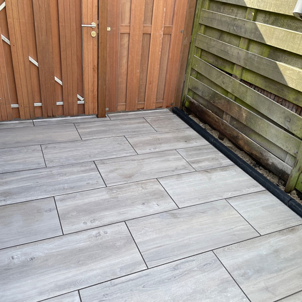 Outletpartij Actietegel keramiek op beton 40x80x4 cm Ruby Light (nog 9m2 voorraad Zwanenburg)