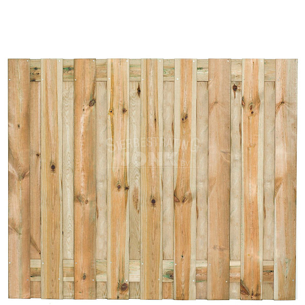 <h1><strong>Tuinscherm Vasse</strong></h1><p>Grenenhout is een veelvoorkomend type hout dat afkomstig is van de groep naaldbomen die behoren tot het geslacht Pinus. Het wordt gewaardeerd om zijn veelzijdigheid, beschikbaarheid en relatieve betaalbaarheid. Hier zijn enkele kenmerken en toepassingen van grenenhout:</p><p>-  Eigenschappen: Grenenhout heeft meestal een lichte kleur, variërend van witachtig tot gelig bruin. Het heeft een fijne nerf en een gelijkmatige textuur. Grenenhout is over het algemeen een zacht hout, wat betekent dat het gemakkelijk te bewerken en te vormen is. Het heeft echter wel de neiging om gevoelig te zijn voor deuken en krassen, vanwege de relatieve zachtheid.</p><p>-  Duurzaamheid: Grenenhout is minder duurzaam dan sommige andere houtsoorten, zoals douglashout. Het heeft de neiging om gevoeliger te zijn voor insectenplagen en rot, vooral als het wordt blootgesteld aan vochtige omstandigheden. Om de duurzaamheid te verbeteren, kan grenenhout behandeld worden met beits, verf of houtbeschermingsmiddelen.</p><p>-  Behandeling en afwerking: Grenenhout kan mooi worden afgewerkt en gebeitst om de natuurlijke uitstraling te behouden of om een andere kleur te krijgen. Het hout absorbeert vlekken goed, waardoor het gemakkelijk is om de gewenste afwerking te bereiken. Daarnaast kan het ook worden geschilderd in verschillende kleuren om bij de gewenste stijl te passen.</p><h2>Productbeschrijving</h2><p>Houtsoort: Grenen</p><p>Afwerking: Geschaafd</p><p>Behandeling: Geïmpregneerd</p><p>Materiaal: Hout</p><p>Keurmerk: Pefc</p><p>Breedte: 180 cm.</p><p>Hoogte: 150 cm.</p><p>Dicht scherm: Nee</p><p>Aantal planken: 19-planks 17(+2)</p><p>Bevestigingsmethode: Rvs geschroefd</p><p>Horizontaal en verticaal toepasbaar (past horizontaal niet in een sleufpaal): Nee</p><p>Afmeting planken diepte: 1,60 cm.</p><p>Afmeting planken breedte: 14 cm.</p><p>Afmeting planken lengte: 150 cm.</p><p>Aantal tussenregels: 2</p><p>Afmeting tussenregel diepte: 1,60 cm.</p><p>Afmeting tussenregel breedte: 14 cm.</p><p>Extra informatie: Komo-gecertificeerd</p>