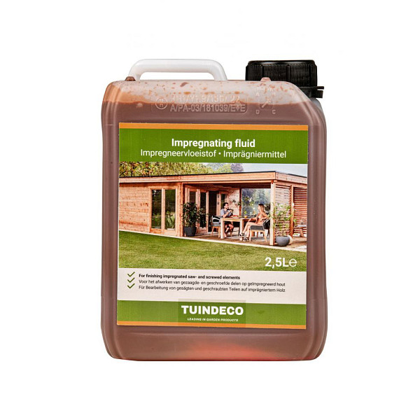 <h1><strong>Impregneervloeistof Red Class 2,5 liter</strong></h1><p>Impregneervloeistof is een chemische oplossing die wordt gebruikt om hout, textiel, steen of andere materialen te behandelen met als doel ze te beschermen tegen verschillende vormen van schade, zoals rot, schimmels, insecten en vuil. De impregneervloeistof dringt door in het materiaal en vormt een beschermende barrière.</p><p>Impregneren van hout kan worden toegepast op verschillende toepassingen, zoals houten palen, schuttingen, terrassen, gevelbekleding, tuinmeubilair en speeltoestellen. Het helpt het hout te beschermen tegen vocht, rot, insectenplagen en schimmelgroei, waardoor de levensduur van het hout wordt verlengd en de onderhoudsbehoefte wordt verminderd.</p><h2>Productbeschrijving</h2><p>Dekking: Transparant</p><p>Kleur: Red Class</p><p>Op basis van: Water</p><p>Grondlaag nodig: Nee</p><p>Toepasbaar op: Hout</p><p>Inhoud: 2,5 liter</p><p>Extra informatie: Deze impregneervloeistof is al verdund tot een gereed product. Aan te brengen door middel van dompelen, met een hogedrukspuit, of met een kwast. We adviseren twee tot drie lagen aan te brengen op geschaafd hout. Voor fijnbezaagd hout zijn twee lagen voldoende. Het drogen duurt ongeveer 48 uur, afhankelijk van het weer. Houd er rekening mee dat de vloeistof vlekken kan maken. Op niet poreuze oppervlakken zoals glas of staal hecht het niet en is het af te spoelen met water.</p>