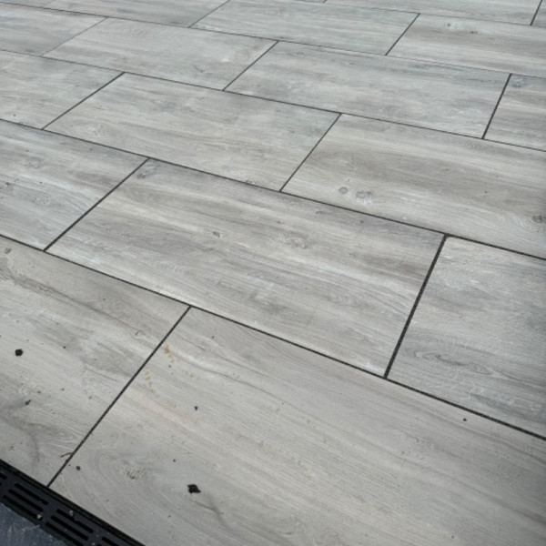 Outletpartij Actietegel keramiek op beton 40x80x4 cm Ruby Silver (nog 5m2 voorraad Zwanenburg)