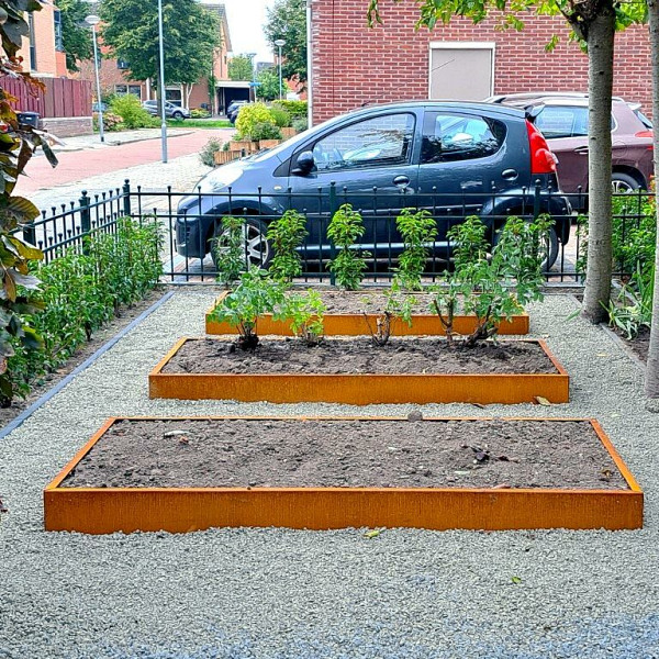 Cortenstaal kantopsluiting gezet 240x3x22 cm