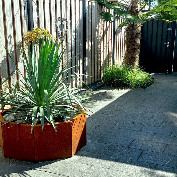 Cortenstaal achthoekige plantenbak Chicago 30, 72,4x72,4x40 cm geen bodemplaat