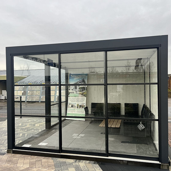 Showroom Model Zwanenburg: Hillhout Allure Buitenverblijf  393cm x 350cm (gereserveerd)