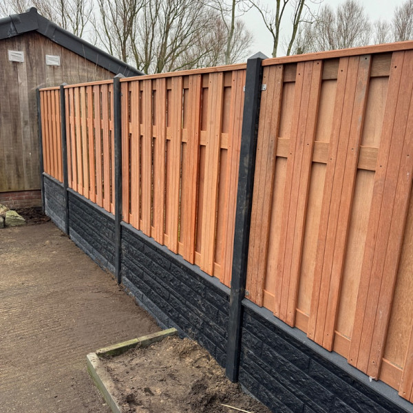 Beton RM Tussenpaal 10x10x280 cm, Zwart gecoat tbv Scherm 130