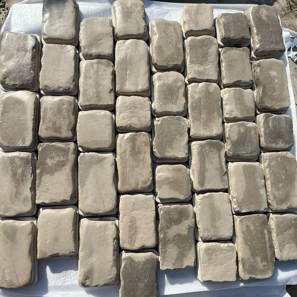 Outletpartij Zwanenburg: (72 m2) Courtstones Natural Wildverband 6 cm Foggy Taupe (per 10,93 m2 te b