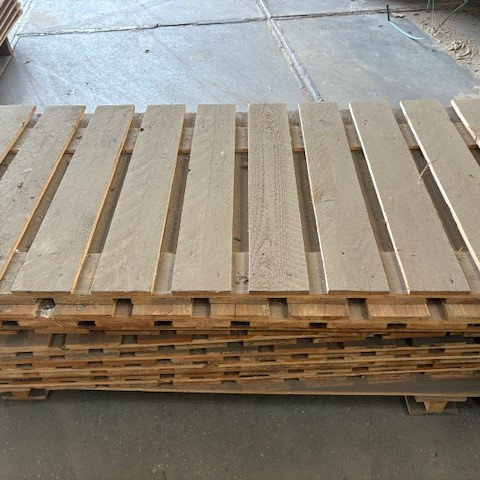 Restpartij  Schagen: 4 stuks stuks Douglas fijnbezaagd plankenscherm 19-planks 15 mm, 180 x 90 cm t.