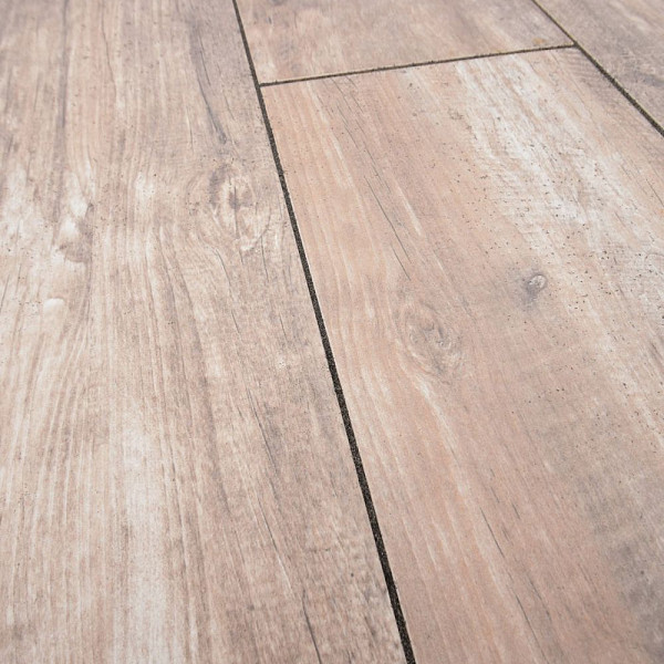 <h1><strong>GeoCeramica Timber</strong></h1><p>Hout is een levend, sfeervol materiaal met onvoorspelbare knoesten en patronen. De Esthetiek is tijdloos en floreert tot op de dag van vandaag. Vandaag misschien wel meer dan ooit. Het is robuust, natuurlijk én stijlvol. Kies ook voor de schoonheid van hout maar dan wel met de beste keramische eigenschappen die er zijn.</p><h2><strong>Welkom bij Sierbestrating Jonk - Dé Specialist in Keramische Tegels met Houtlook voor Buiten</strong></h2><p>Ontdek de perfecte combinatie van natuurlijke schoonheid en duurzaamheid met onze exclusieve collectie keramische tegels voor tuin en terras. Bij Sierbestrating Jonk geloven we dat buitenruimtes niet alleen functioneel moeten zijn, maar ook een verlengstuk van uw persoonlijke stijl en levensstijl. Onze keramische tegels met houtlook zijn de ideale keuze voor wie de warmte van hout wil combineren met de voordelen van duurzaam keramiek.</p><p><strong>Waarom Kiezen voor Keramische Tegels met Houtlook?</strong></p><p><em>1. Duurzaamheid:</em> Onze keramische tegels zijn bestand tegen alle weersomstandigheden, vervagen niet in de zon en zijn slijtvast. Ze behouden hun schoonheid door de seizoenen heen.</p><p><em>2. Onderhoudsvriendelijk:</em> Vergeet het constante onderhoud dat bij echt hout hoort. Onze tegels vereisen minimaal onderhoud en behouden hun oorspronkelijke uitstraling zonder dat u zich zorgen hoeft te maken over schuren of oliën.</p><p><em>3. Natuurlijke Uitstraling:</em> Dankzij geavanceerde technologie repliceren onze keramische tegels de warme en authentieke uitstraling van echt hout tot in de kleinste details. Geniet van de natuurlijke schoonheid zonder concessies te doen aan prestaties.</p><p><strong>Ontdek Onze Collectie:</strong></p><p><em>1. Houtsoorten:</em> Van klassiek eiken tot exotisch larixhout, onze collectie biedt een scala aan houtsoorten om aan verschillende smaken en stijlen te voldoen.</p><p><em>2. Afmetingen en Vormen:</em> Kies uit diverse formaten en vormen om een uniek patroon te creëren dat perfect aansluit bij uw buitenruimte.</p><p><em>3. Accessoires:</em> Maak uw buitenruimte compleet met bijpassende accessoires, zoals traptreden en afwerkranden, voor een naadloze integratie van uw nieuwe vloer.</p><p>Bij Sierbestrating Jonk streven we ernaar om uw buitenleven te verrijken met hoogwaardige keramische tegels met houtlook. Ontdek de eindeloze mogelijkheden voor het transformeren van uw tuin en terras.</p><h2><strong>Ontdek de Revolutie in Tuintegels: Geoceramica - Waar Functionaliteit Samenkomt met Esthetiek</strong></h2><p>Bij Sierbestrating Jonk introduceren we met trots Geoceramica, een innovatieve revolutie in tuintegels die de perfecte balans vindt tussen functionaliteit en esthetiek. Deze geavanceerde keramische tegels zijn ontworpen om aan al je verwachtingen te voldoen en je buitenruimte te transformeren tot een oase van schoonheid en duurzaamheid.</p><p><em>Waarom kiezen voor Geoceramica?</em></p><p><strong>1.</strong> <strong>Dual Power:</strong> Geoceramica combineert de voordelen van keramiek en beton in één unieke tegel. Het keramische oppervlak biedt een luxe uitstraling en is tegelijkertijd bestand tegen krassen, vlekken en verkleuring. Het betonnen draagsysteem zorgt voor de benodigde stabiliteit en duurzaamheid.</p><p><strong>2. Extreme Weerbestendigheid:</strong> Dankzij de geavanceerde productietechnieken zijn Geoceramica tegels bestand tegen extreme weersomstandigheden. Vorst, hitte of regen, deze tegels blijven hun schoonheid behouden, jaar na jaar.</p><p><strong>3. Eenvoudige Installatie:</strong> Het unieke ontwerp van Geoceramica maakt snelle en eenvoudige installatie mogelijk. Of je nu een ervaren klusser bent of professionele hulp zoekt, de tegels zijn ontworpen voor een efficiënte plaatsing.</p><p><strong>4. Milieuvriendelijk:</strong> Geoceramica is gemaakt met oog voor het milieu. Het gebruik van duurzame materialen en de lange levensduur van de tegels dragen bij aan een groenere leefomgeving.</p><p><strong>5. Ruime Designkeuze:</strong> Of je nu houdt van strakke lijnen, rustieke texturen of moderne patronen, Geoceramica biedt een breed scala aan designs en kleuren. Personaliseer je buitenruimte naar jouw smaak en creëer een unieke ambiance.</p><p>Upgrade je terras, tuinpad of binnenplaats met de veelzijdige en duurzame Geoceramica tegels van Sierbestrating Jonk. Ontdek de perfecte combinatie van stijl en kracht voor een buitenruimte die de tand des tijds doorstaat.</p><p>Neem contact met ons op voor meer informatie of om onze collectie Geoceramica tegels te bekijken. Maak van je buitenruimte een meesterwerk met Geoceramica!</p>